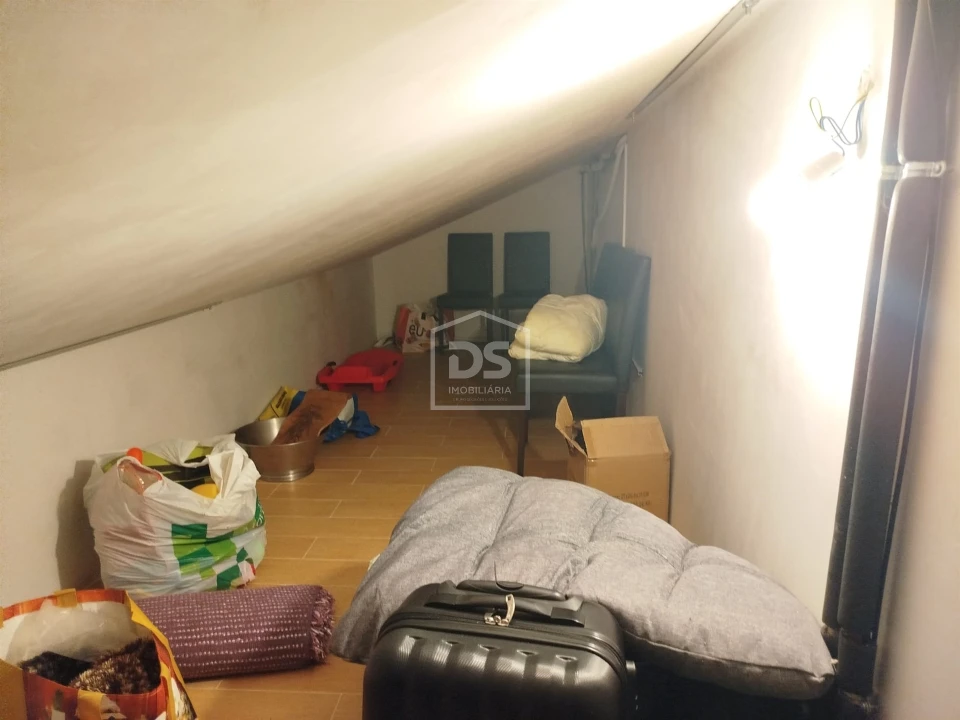 Moradia T4 para Venda em Canas de Senhorim Foto 36