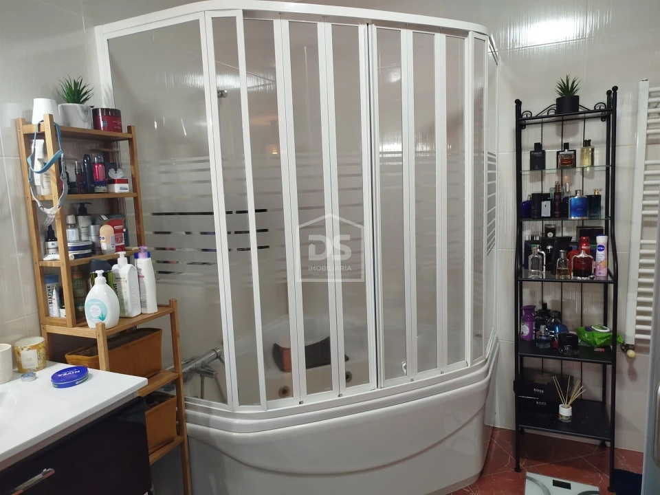 Moradia T4 para Venda em Canas de Senhorim Foto 45