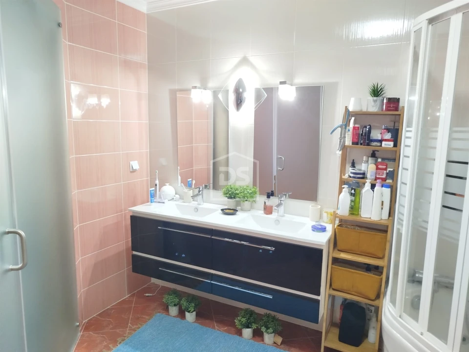 Moradia T4 para Venda em Canas de Senhorim Foto 40