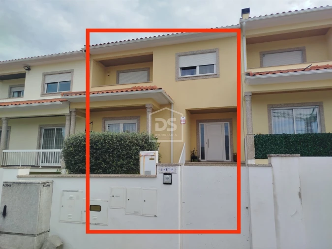 Moradia T4 para Venda em Canas de Senhorim Foto 8