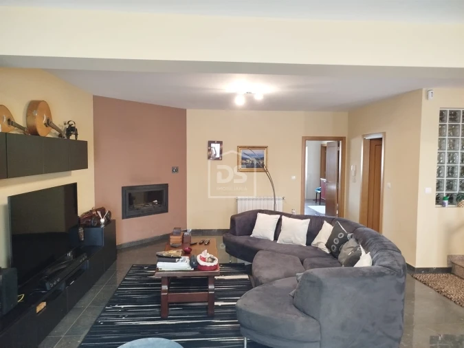 Moradia T4 para Venda em Canas de Senhorim Foto 72