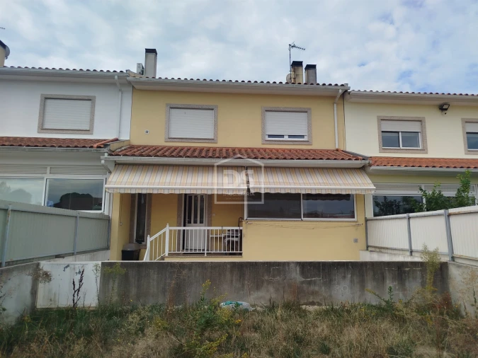 Moradia T4 para Venda em Canas de Senhorim Foto 14