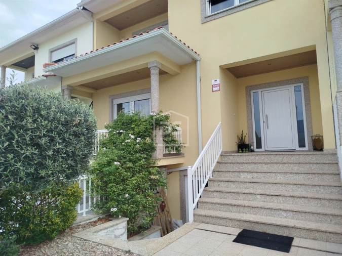 Moradia T4 para Venda em Canas de Senhorim Foto 5