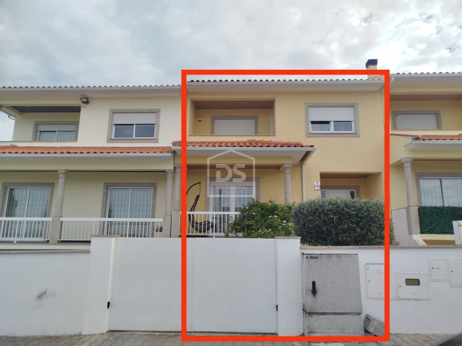 Moradia T4 para Venda em Canas de Senhorim Foto 7