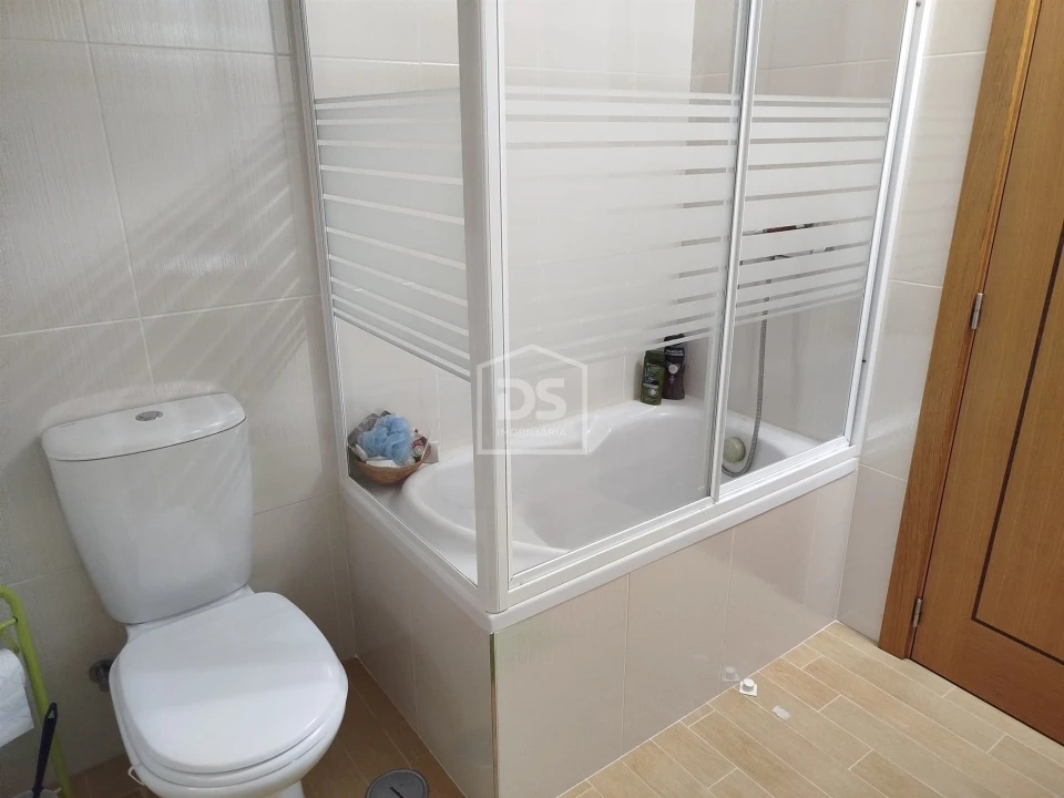 Moradia T4 para Venda em Canas de Senhorim Foto 32