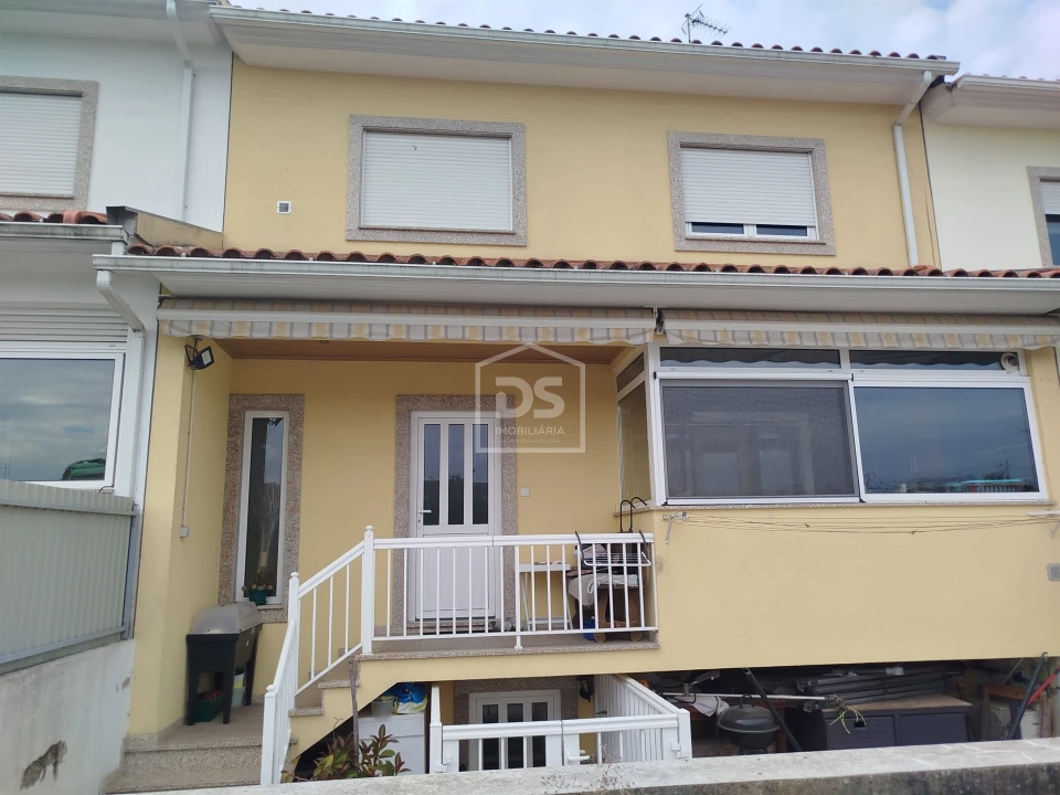 Moradia T4 para Venda em Canas de Senhorim Foto 13