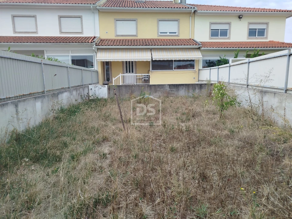 Moradia T4 para Venda em Canas de Senhorim Foto 18