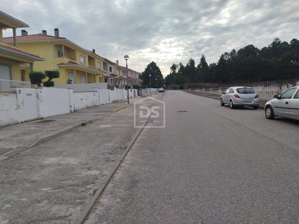 Moradia T4 para Venda em Canas de Senhorim Foto 9