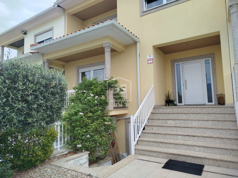 Moradia T4 para Venda em Canas de Senhorim Foto 5