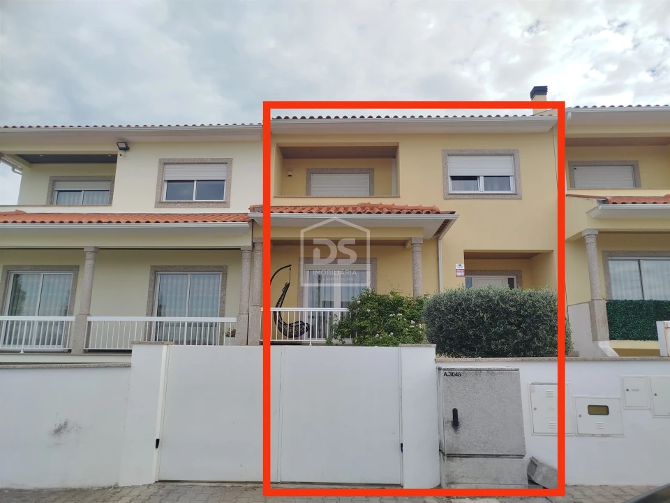 Moradia T4 para Venda em Canas de Senhorim Foto 7