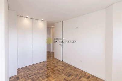 Apartamento T4 para Venda em Cedofeita, Santo Ildefonso, Sé, Miragaia, São Nicolau e Vitória