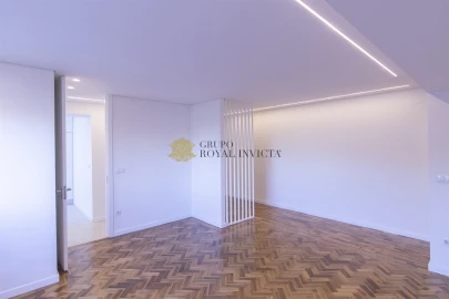 Apartamento T4 para Venda em Cedofeita, Santo Ildefonso, Sé, Miragaia, São Nicolau e Vitória