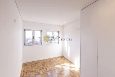 Apartamento T4 para Venda em Cedofeita, Santo Ildefonso, Sé, Miragaia, São Nicolau e Vitória