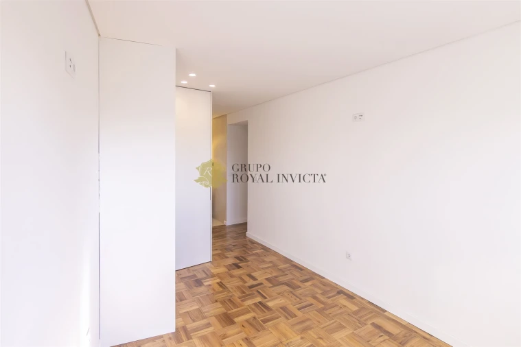 Apartamento T4 para Venda em Cedofeita, Santo Ildefonso, Sé, Miragaia, São Nicolau e Vitória Foto 26