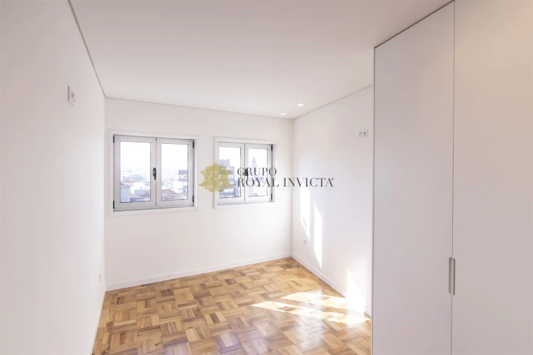 Apartamento T4 para Venda em Cedofeita, Santo Ildefonso, Sé, Miragaia, São Nicolau e Vitória Foto 25