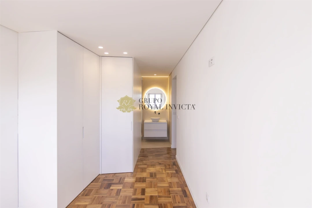Apartamento T4 para Venda em Cedofeita, Santo Ildefonso, Sé, Miragaia, São Nicolau e Vitória Foto 27