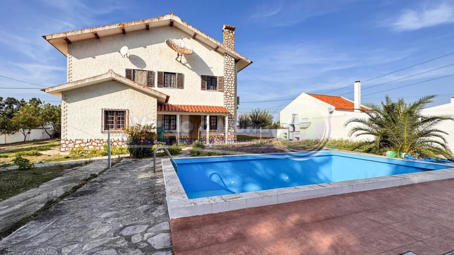 Moradia T4 para Venda em Samora Correia Foto 1