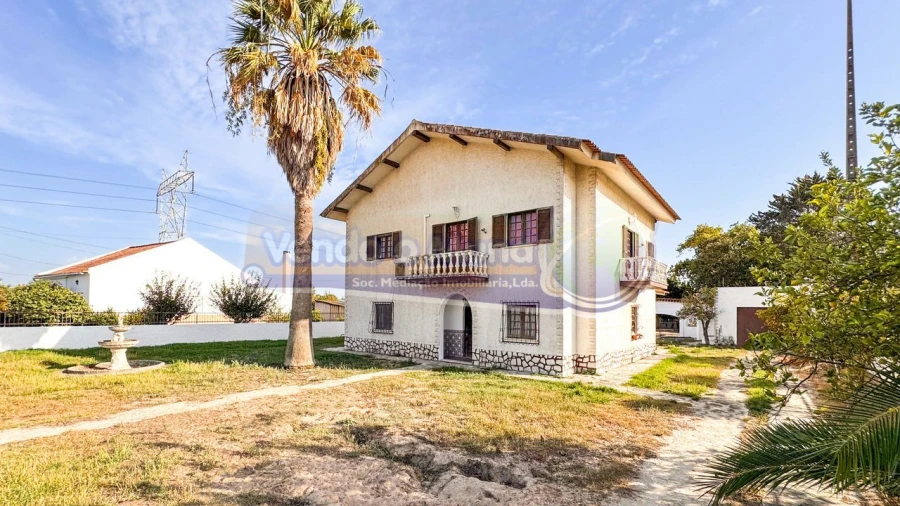 Moradia T4 para Venda em Samora Correia Foto 2