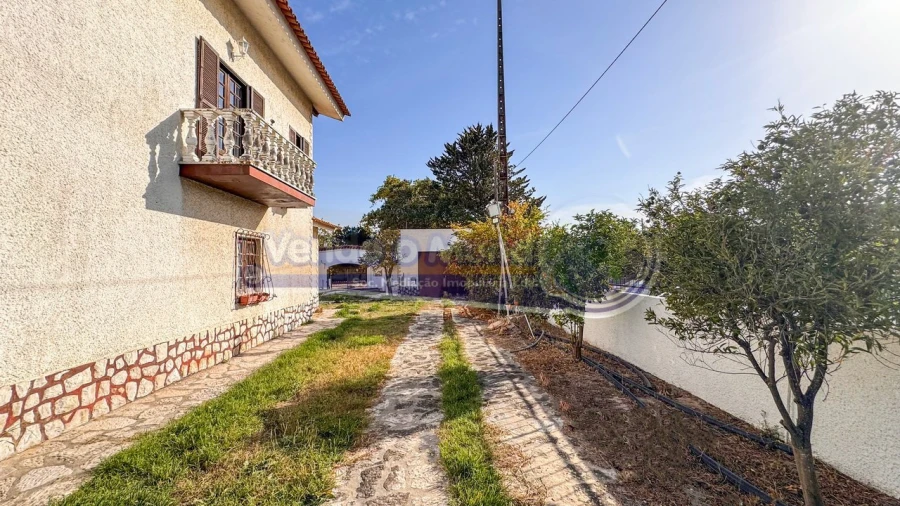 Moradia T4 para Venda em Samora Correia Foto 3