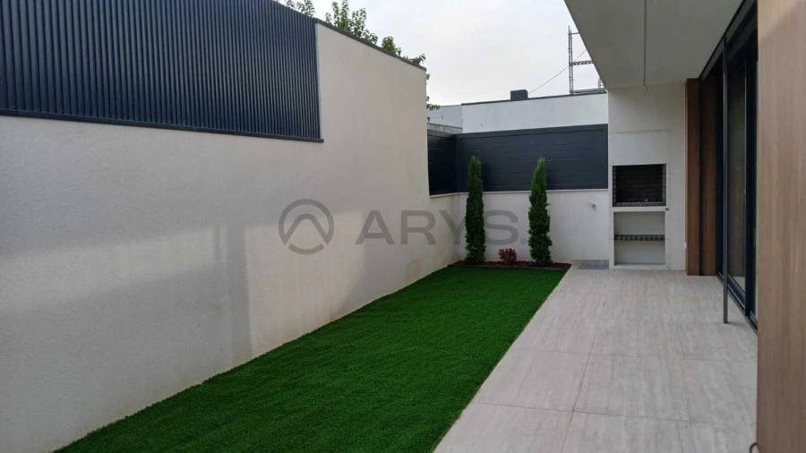 Moradia T3 para Venda em Turiz Foto 4