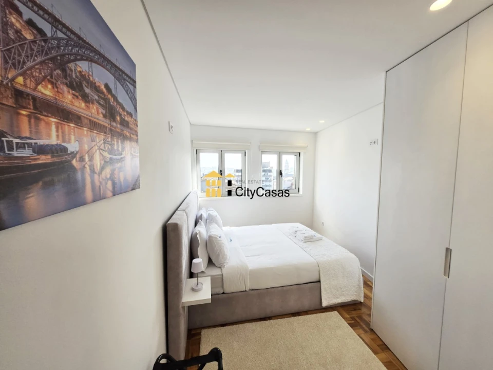 Apartamento T4 para Venda em Cedofeita, Santo Ildefonso, Sé, Miragaia, São Nicolau e Vitória Foto 7
