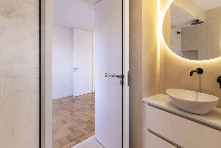 Apartamento T4 para Venda em Cedofeita, Santo Ildefonso, Sé, Miragaia, São Nicolau e Vitória Foto 11