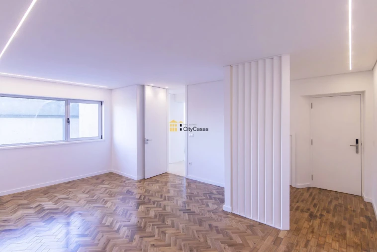 Apartamento T4 para Venda em Cedofeita, Santo Ildefonso, Sé, Miragaia, São Nicolau e Vitória Foto 7