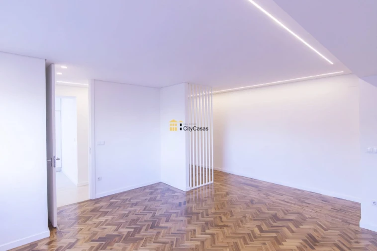 Apartamento T4 para Venda em Cedofeita, Santo Ildefonso, Sé, Miragaia, São Nicolau e Vitória Foto 25