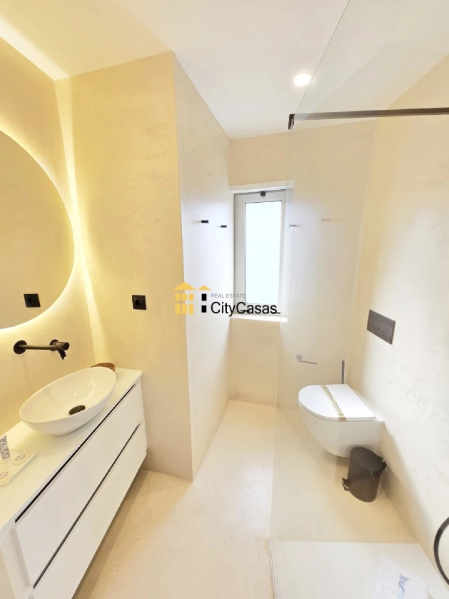 Apartamento T4 para Venda em Cedofeita, Santo Ildefonso, Sé, Miragaia, São Nicolau e Vitória Foto 13