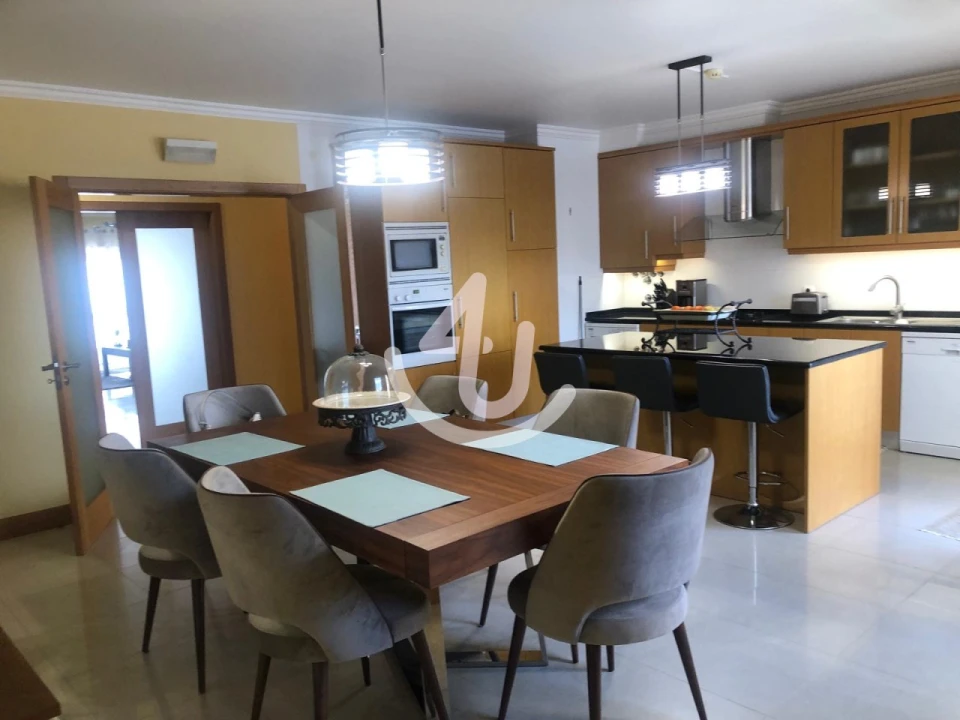 Apartamento T3 para Arrendamento em São Martinho do Porto Foto 4