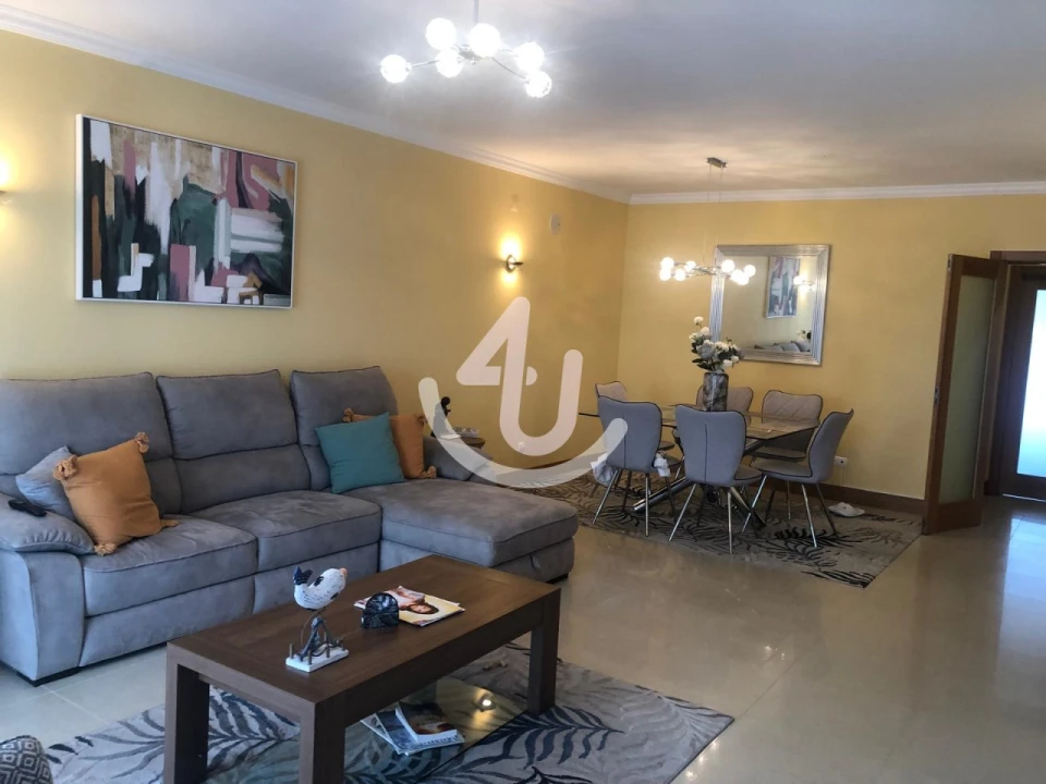 Apartamento T3 para Arrendamento em São Martinho do Porto Foto 1