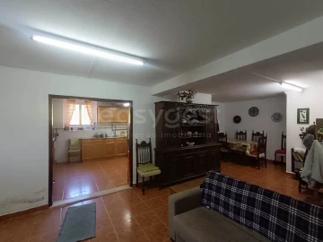 Moradia T4 para Venda em Madalena e Beselga