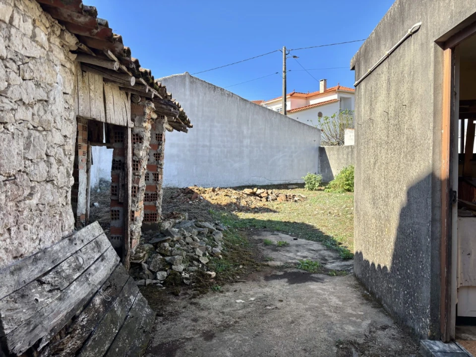 Moradia T2 para Venda em São Bartolomeu dos Galegos e Moledo Foto 12