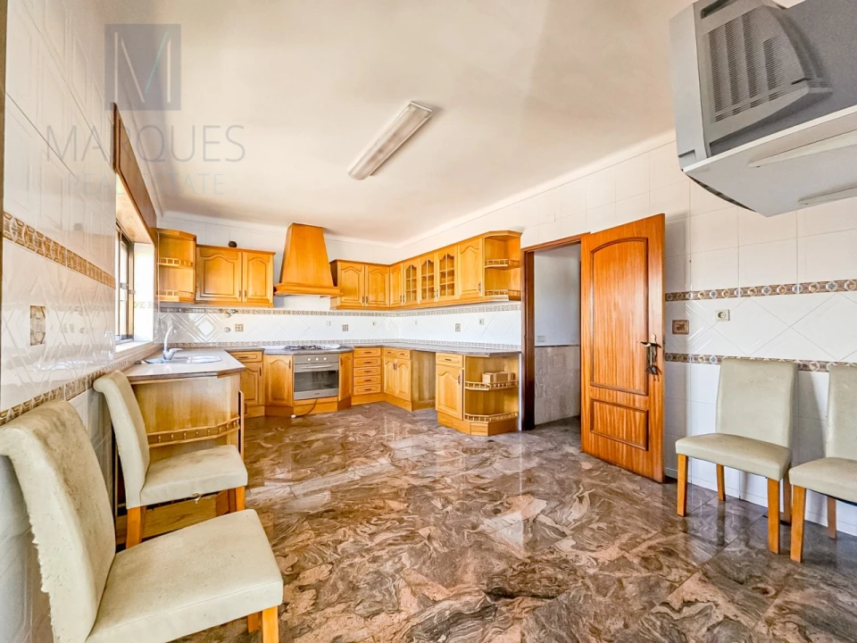 Apartamento T4 para Venda em Gaio-Rosário e Sarilhos Pequenos Foto 4