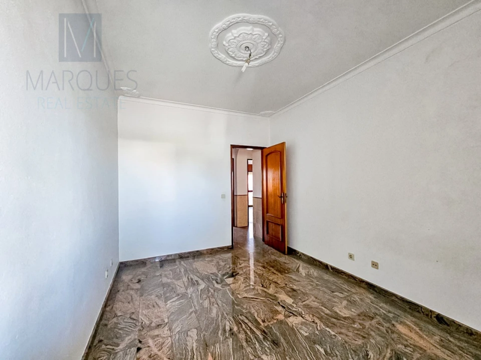 Apartamento T4 para Venda em Gaio-Rosário e Sarilhos Pequenos Foto 14