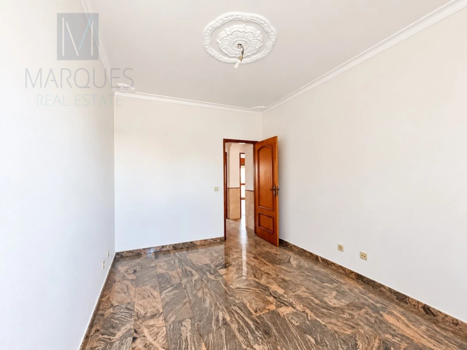 Apartamento T4 para Venda em Gaio-Rosário e Sarilhos Pequenos Foto 14
