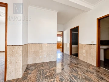 Apartamento T4 para Venda em Gaio-Rosário e Sarilhos Pequenos