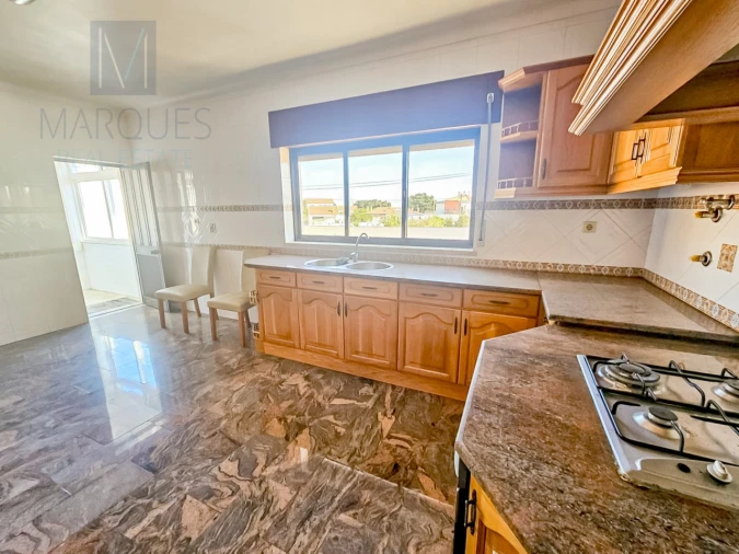 Apartamento T4 para Venda em Gaio-Rosário e Sarilhos Pequenos Foto 5