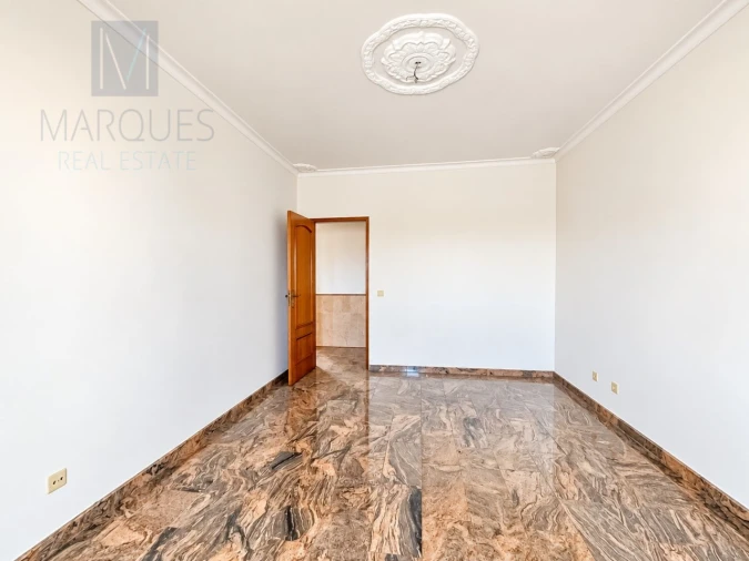 Apartamento T4 para Venda em Gaio-Rosário e Sarilhos Pequenos Foto 12