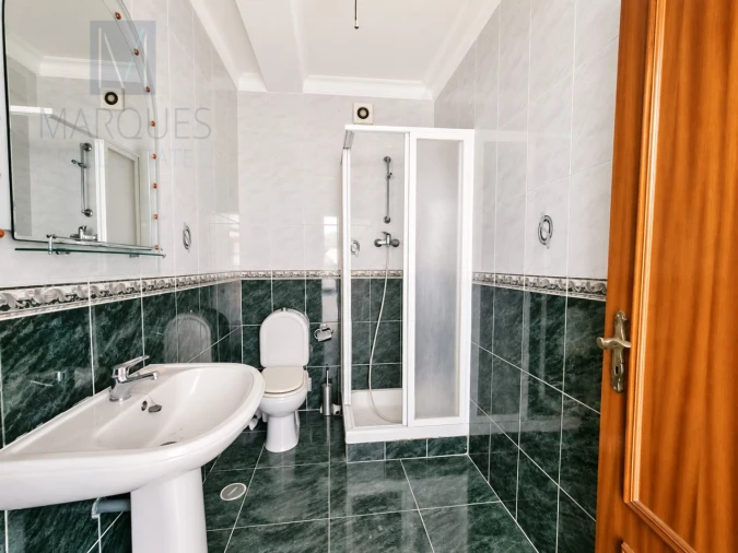 Apartamento T4 para Venda em Gaio-Rosário e Sarilhos Pequenos Foto 13