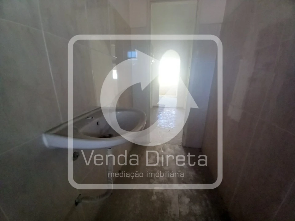 Apartamento T1 para Venda em Baixa da Banheira e Vale da Amoreira Foto 10