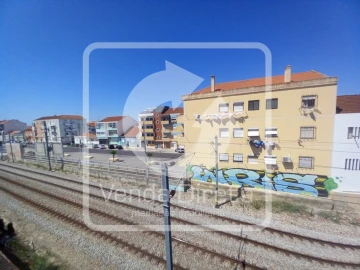Apartamento T1 para Venda em Baixa da Banheira e Vale da Amoreira