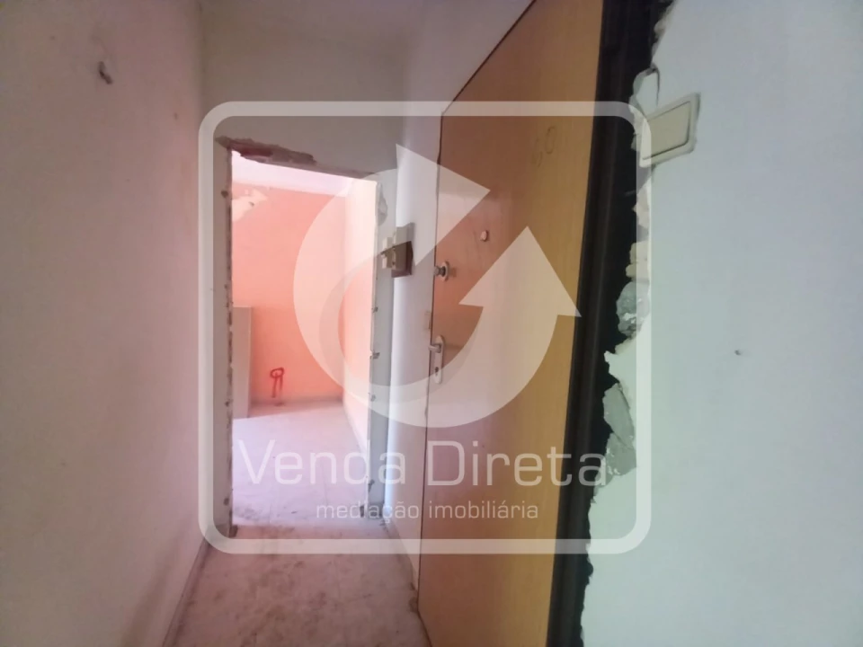Apartamento T1 para Venda em Baixa da Banheira e Vale da Amoreira Foto 5