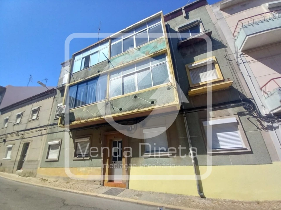 Apartamento T1 para Venda em Baixa da Banheira e Vale da Amoreira Foto 1