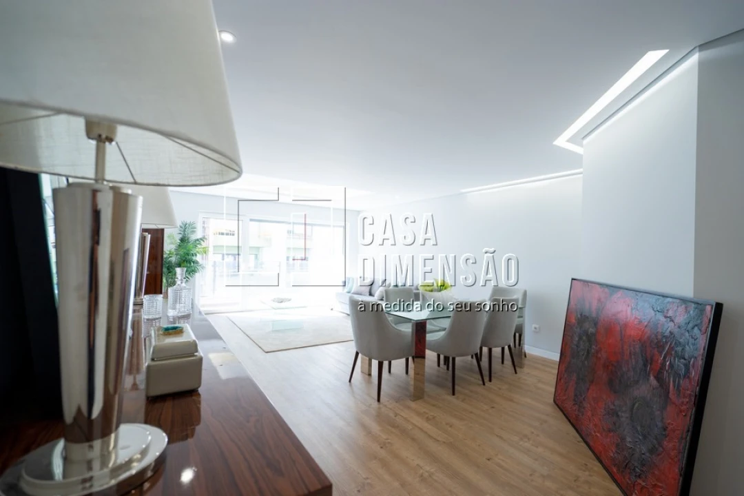Apartamento T3 para Venda em Carcavelos e Parede Foto 6