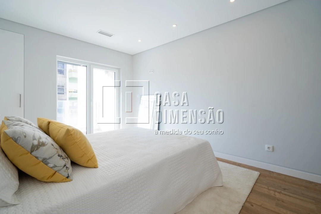 Apartamento T3 para Venda em Carcavelos e Parede Foto 54