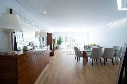 Apartamento T3 para Venda em Carcavelos e Parede