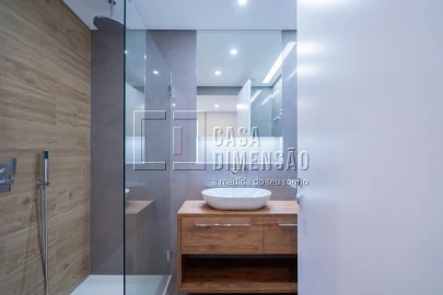 Apartamento T3 para Venda em Carcavelos e Parede
