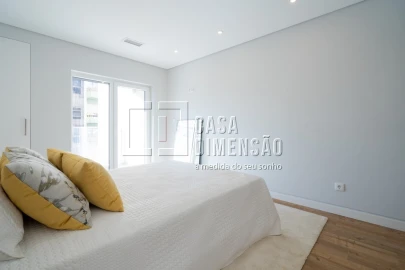 Apartamento T3 para Venda em Carcavelos e Parede