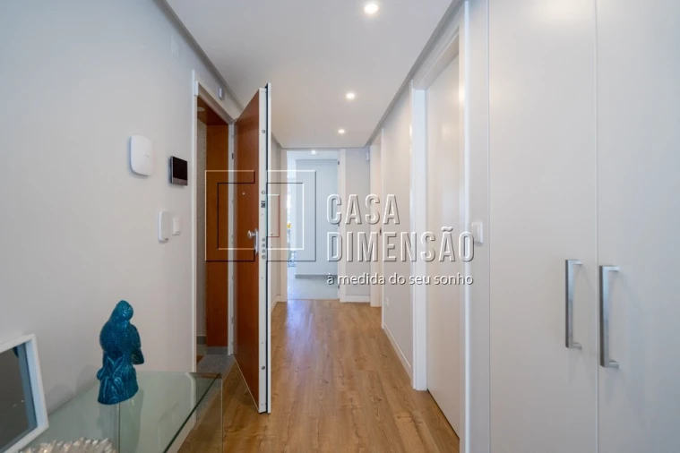 Apartamento T3 para Venda em Carcavelos e Parede Foto 2